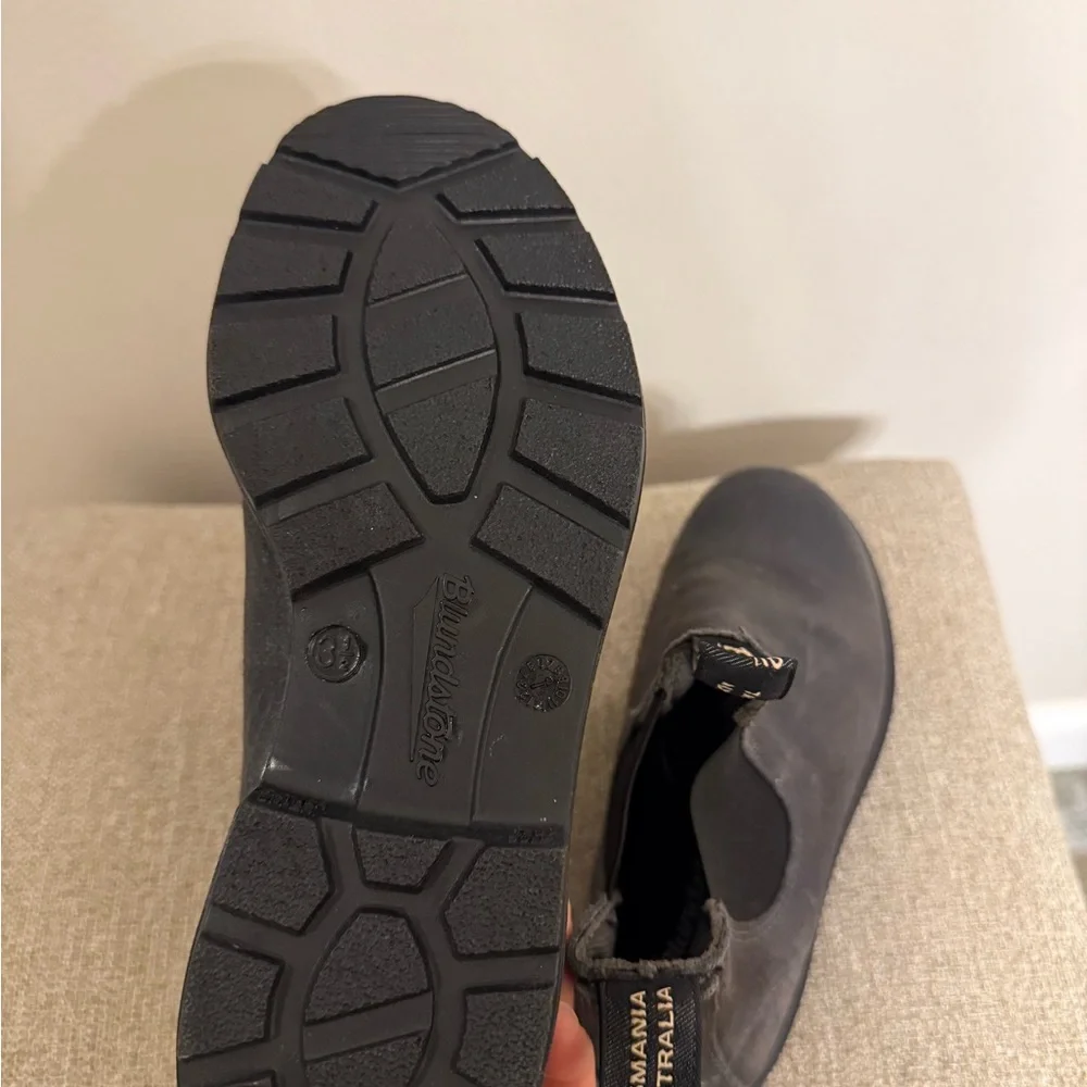 Blundstone Chelsea Boots In Grey Wax Leather - Picture 14 of 15